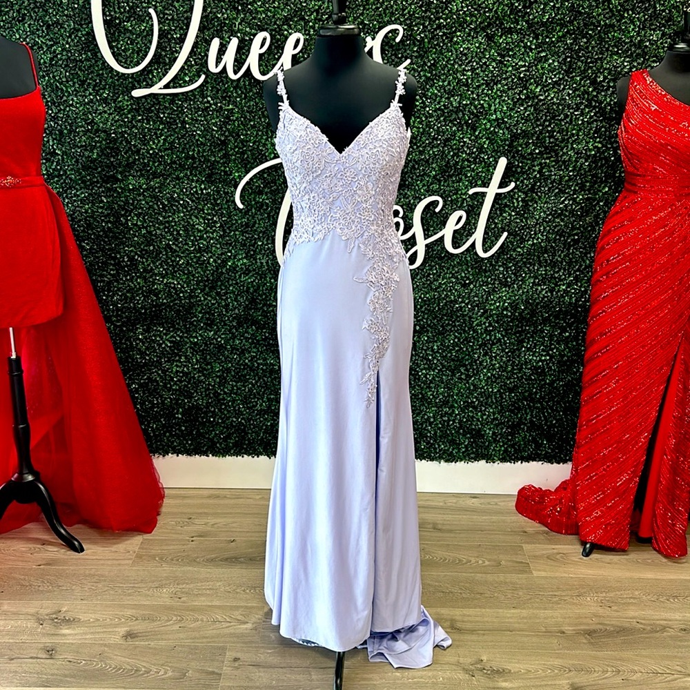 Clarisse gown, size 8. Color lilac. NWOT